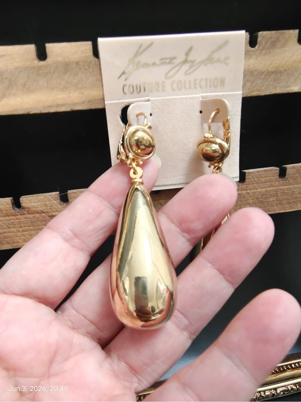 NWOT Kenneth Jay Lane Drop Women’s Earrings Gold Tone MRSP $40 - Picture 4 of 4